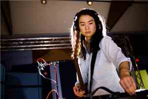 Mitski - Folkadelphia Session 4​/​26​/​2015