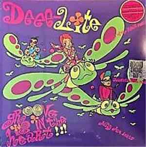 Deee-Lite - Groove Is In The Heart / What Is Love?