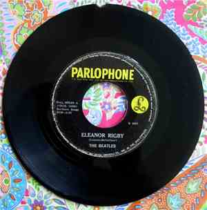 The Beatles - Eleanor Rigby / Yellow Submarine