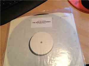 The Apples In Stereo - Her Wallpaper Reverie