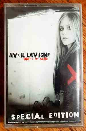Avril Lavigne - Under My Skin