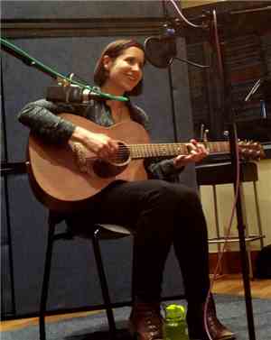 Laura Stevenson - Folkadelphia Session 4​/​19​/​2013