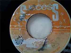 Errol Dunkley - Mama Let Me Go
