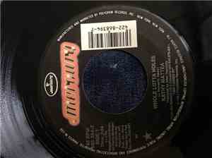 Kathy Mattea - Whole Lotta Holes