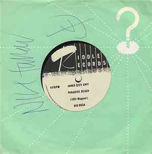 Inner City Unit - Paradise Beach