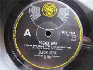 Elton John - Rocket Man (I Think It's Going To Be A Long Long Time)