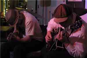 Ross Hammond  And Chris Ferreira - Dual Guitar Session
