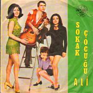 Sokak Çocuğu Ali - Aşkımı Süpürmüşler / Hayırsız Yarim