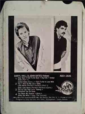 Daryl Hall & John Oates - Voices