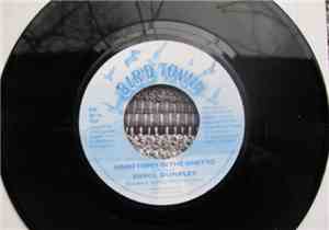 Errol Dunkley - Hard Times In The Ghetto