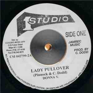 Donna V. - Lady Pullover